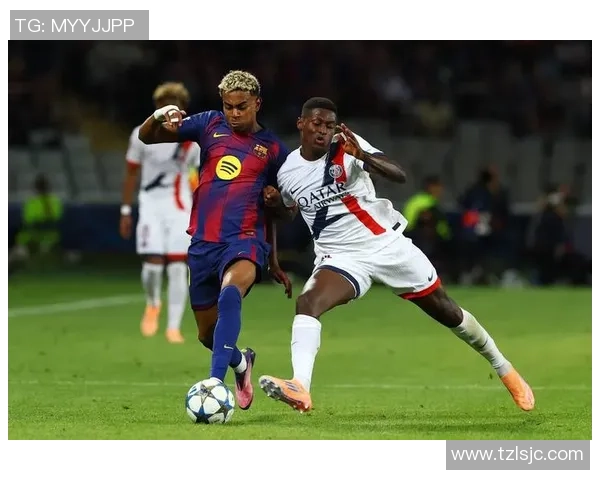 足球场右边锋位置的顶级球星盘点与战术解析